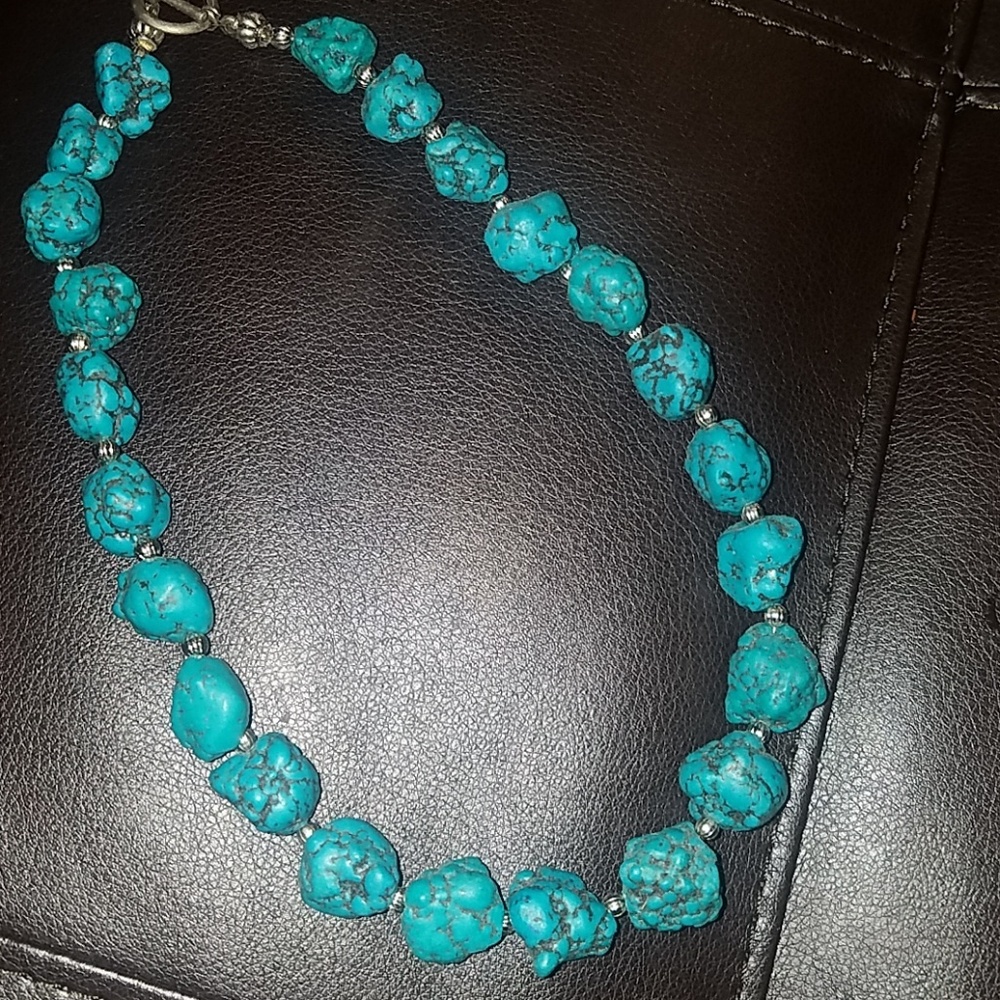 Beautiful turquoise stone choker